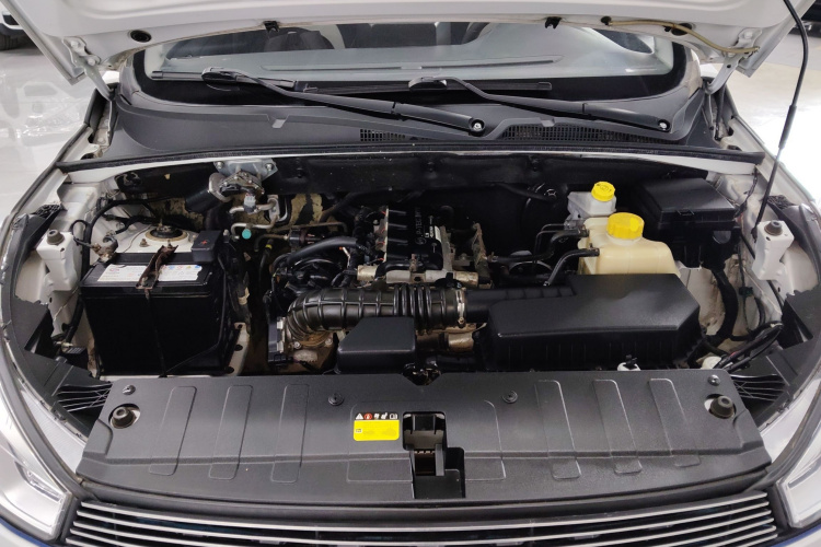 五菱汽车 五菱宏光S3 2018款 1.5L 手动标准型 国V机舱底盘24