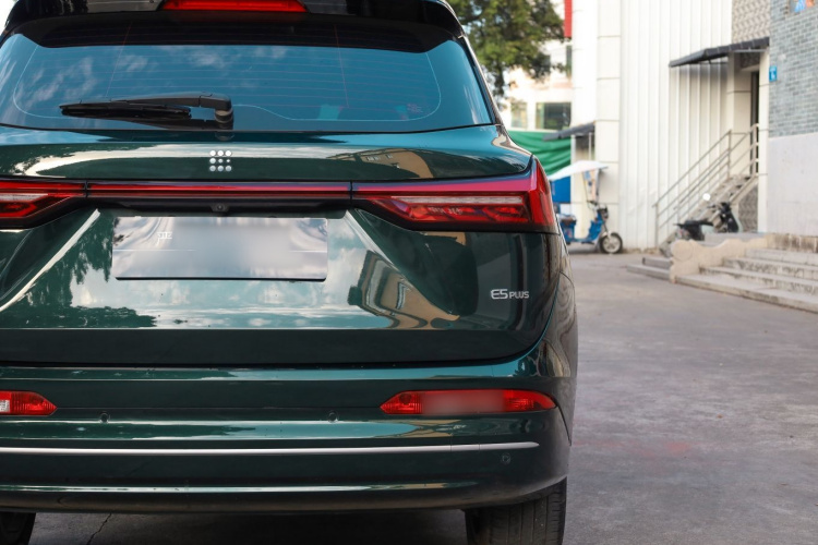 蓝电E5 PLUS 2025款 165km 长续航版PLUS 7座车身外观6010