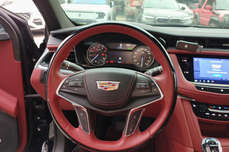 凯迪拉克XT5 2021款 2.0T 两驱豪华型中控内饰13