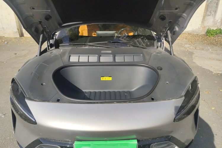 小米汽车 小米YU7 2025款 超长续航高性能四驱Max版局部细节24