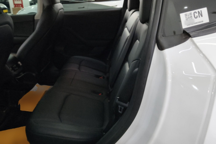 特斯拉 Model Y 2022款 改款 长续航全轮驱动版中控内饰7004