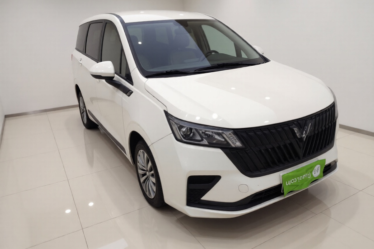 五菱汽车 五菱佳辰 2022款 1.5L 手动乐享精英型车身外观3