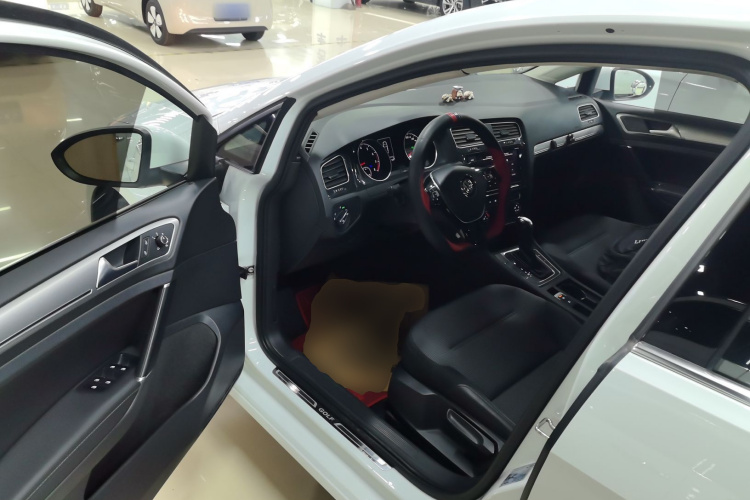 大众 高尔夫 2019款 1.6L 自动舒适型 国V中控内饰20