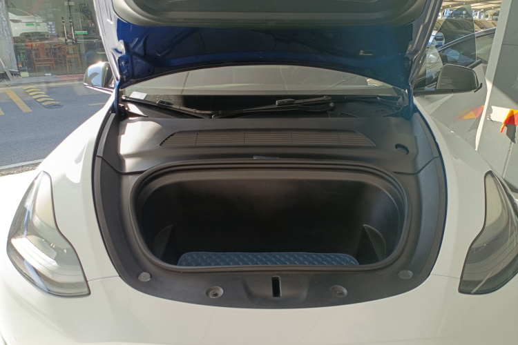 特斯拉 Model Y 2021款 标准续航后驱版机舱底盘24