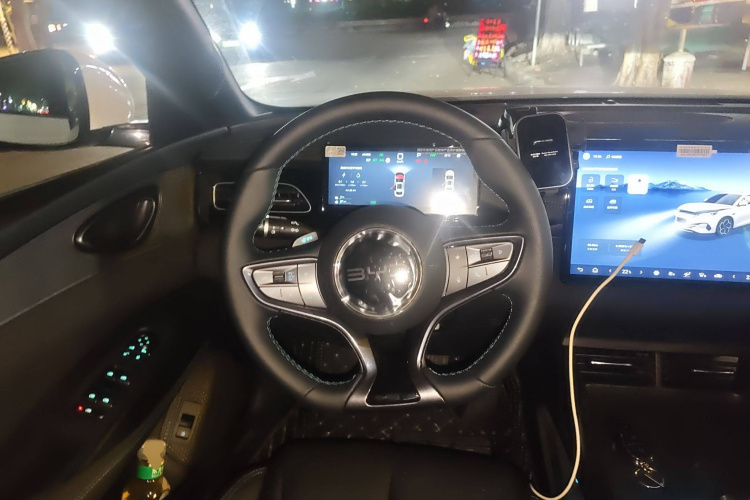 比亚迪 海豹06新能源 2025款 DM-i 智驾版 80KM豪华型中控内饰13