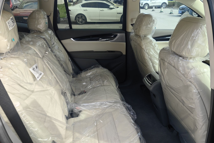 凯迪拉克XT6 2022款 2.0T 七座四驱豪华型标准版中控内饰7008