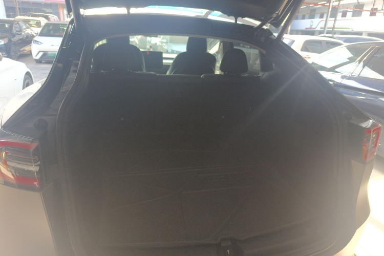 特斯拉 Model Y 2022款 长续航全轮驱动版局部细节23