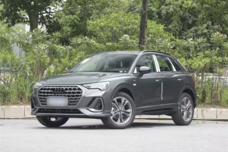 奥迪Q3 2025款 quattro 45周年典藏版 40TFSI 时尚动感型