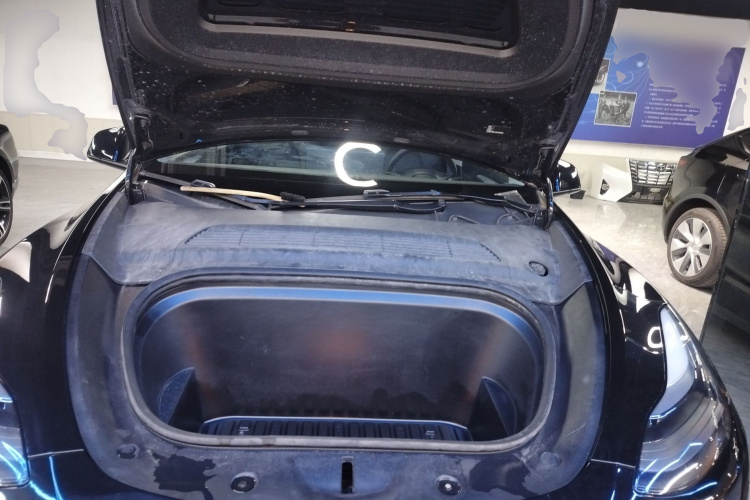 特斯拉 Model Y 2023款 后轮驱动版机舱底盘24