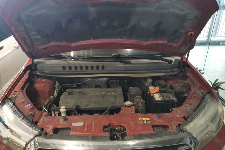 哈弗H1 2016款 蓝标 1.5L AMT豪华型机舱底盘24