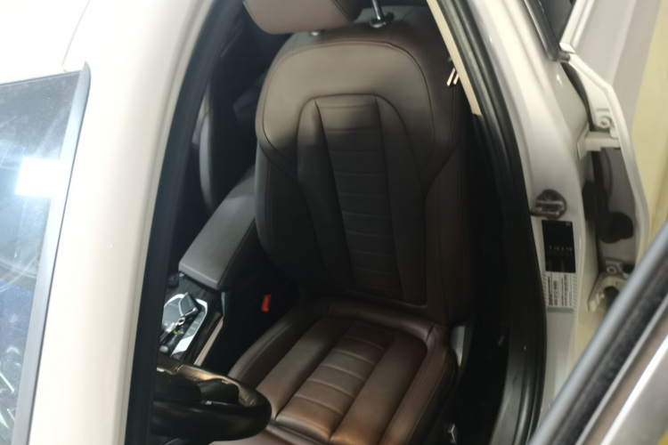 宝马3系 2021款 320Li M运动套装局部细节19