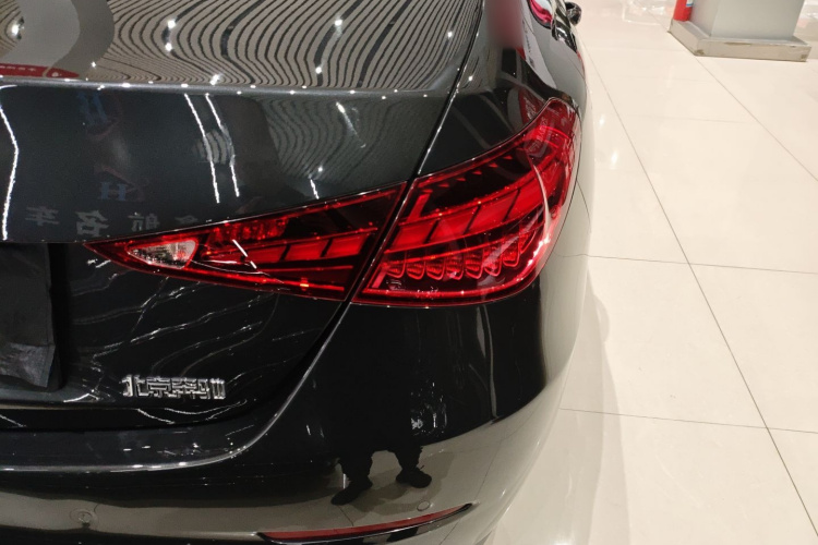 奔驰C级 2022款 C 260 L车身外观9