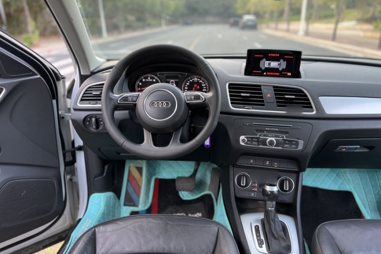 奥迪Q3 2017款 30 TFSI 时尚型中控内饰7007