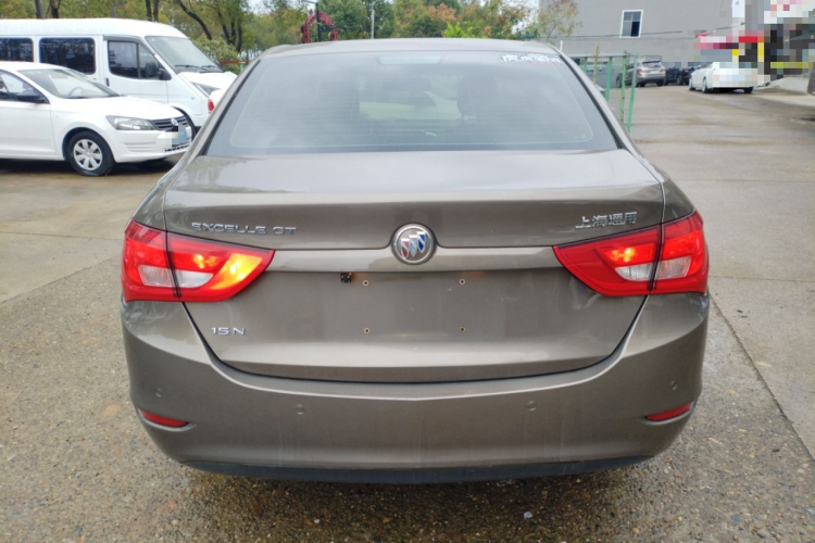 别克 英朗 2015款 15N 自动豪华型车身外观6