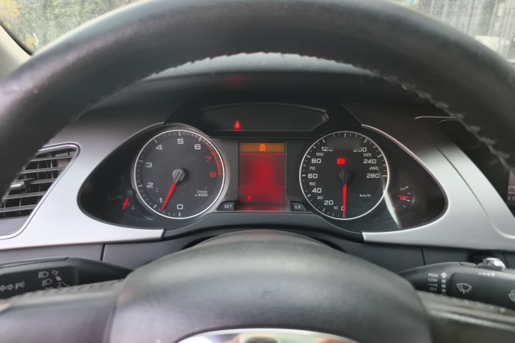 奥迪A4L 2011款 2.0 TFSI 标准型局部细节14