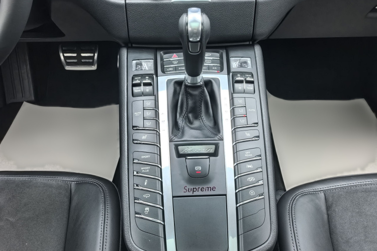 保时捷 2017款 Macan GTS 3.0T中控内饰7014