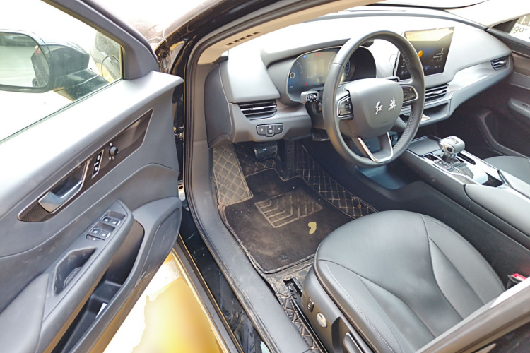 红旗E-QM5 2023款 改款 基础出行版中控内饰20