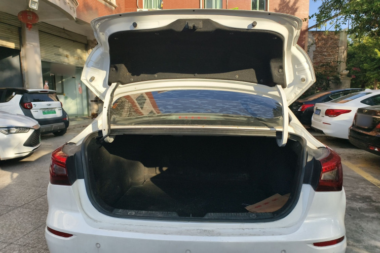 长安 逸动 2019款 高能版 1.6L GDI 手动先锋型 国VI局部细节23