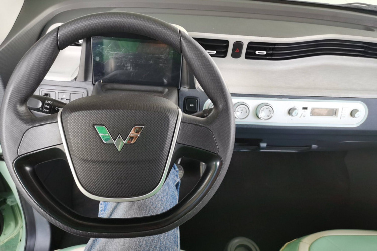 五菱汽车 宏光MINIEV 2022款 马卡龙臻享款 磷酸铁锂中控内饰7002