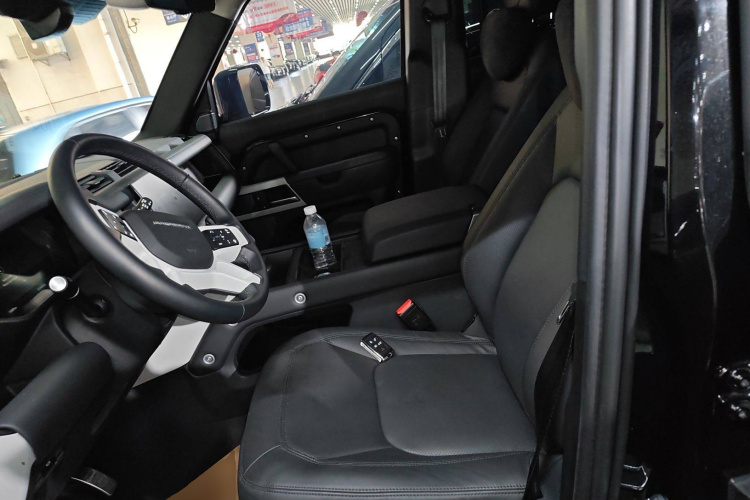 路虎卫士 2024款 110 3.0T P400 X-DYNAMIC HSE局部细节19