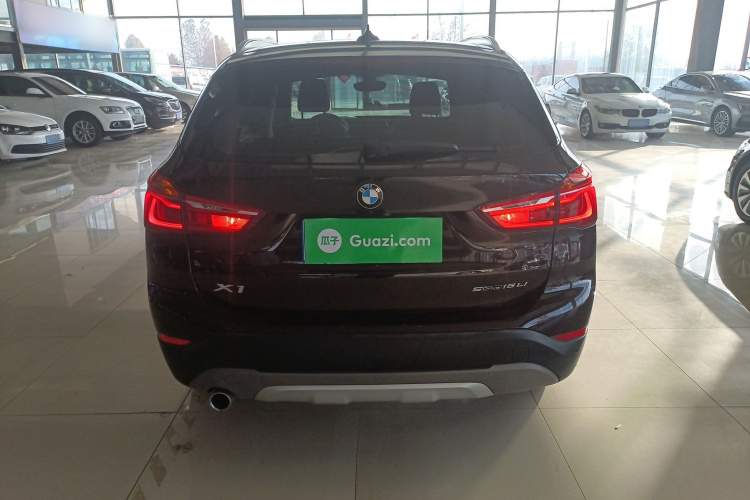 宝马X1 2019款 sDrive18Li 尊享型车身外观6