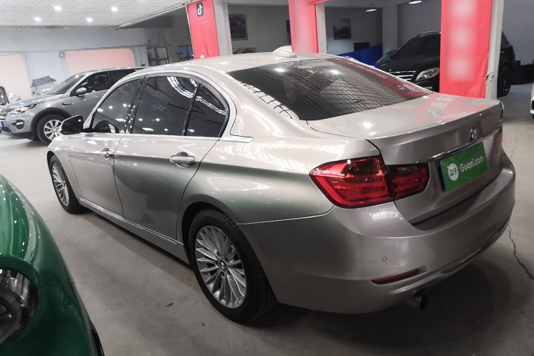 宝马3系 2014款 320Li 豪华设计套装车身外观4