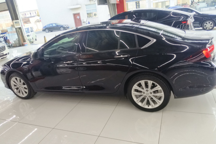 别克 君威 2023款 652T 智享型车身外观4