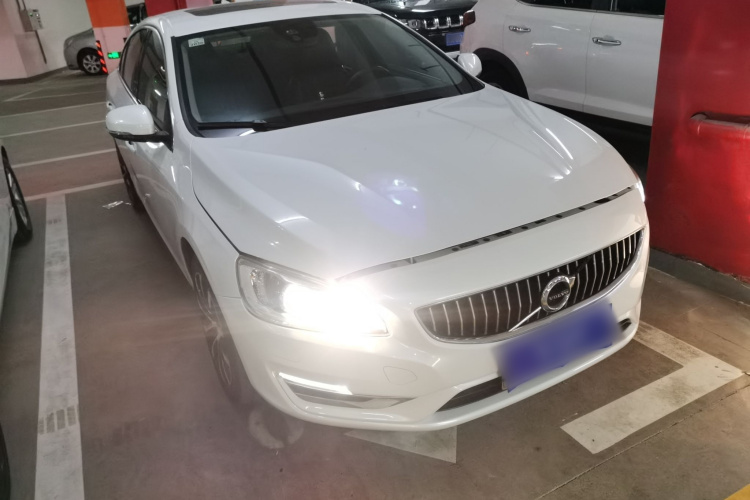 沃尔沃S60 2018款 S60L T3 智进进取版车身外观3