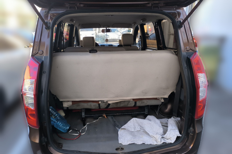 五菱汽车 五菱宏光 2015款 1.5L S 基本型国V中控内饰23