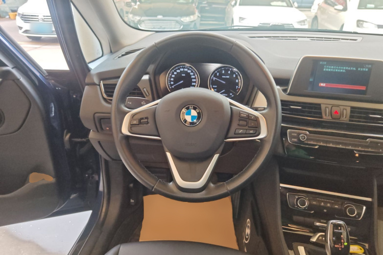 宝马2系多功能旅行车 2018款 220i 领先型中控内饰13