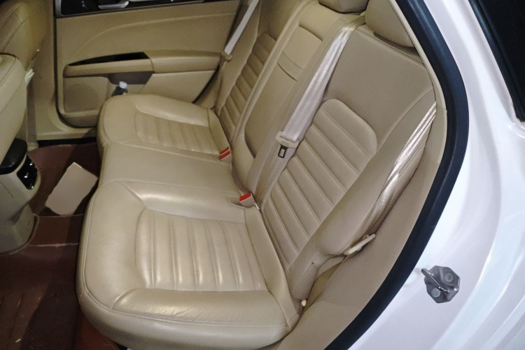 福特 蒙迪欧 2013款 2.0L GTDi200豪华型中控内饰7004