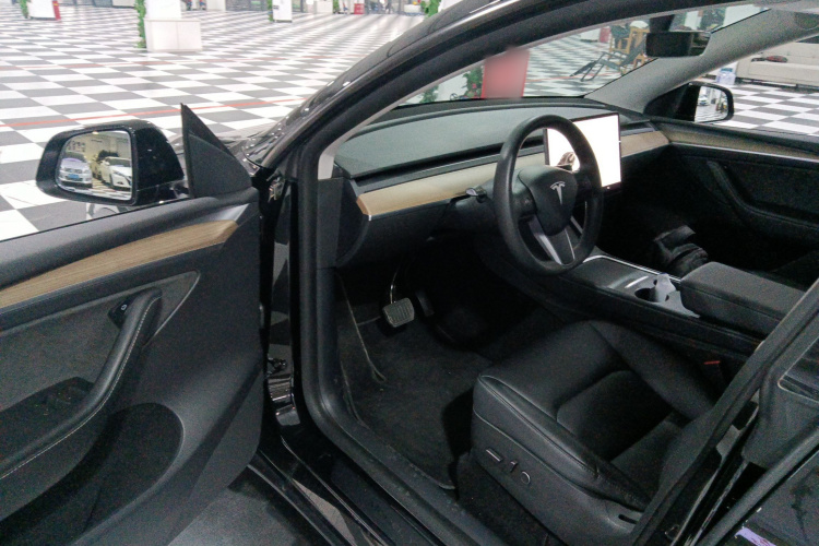 特斯拉 Model Y 2021款 标准续航后驱版中控内饰20