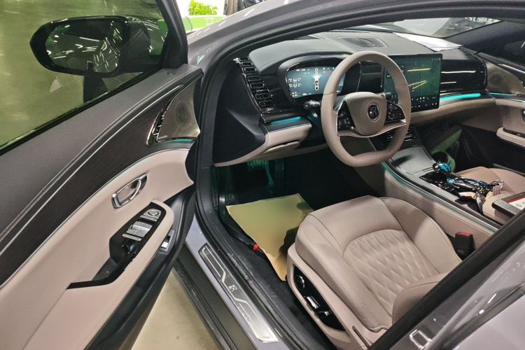 比亚迪 汉 2025款 DM-i 智驾版 125KM激光雷达旗舰型中控内饰20