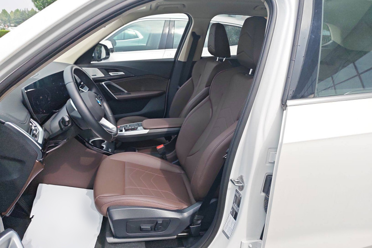 宝马X1 2023款 sDrive25Li X设计套装中控内饰19