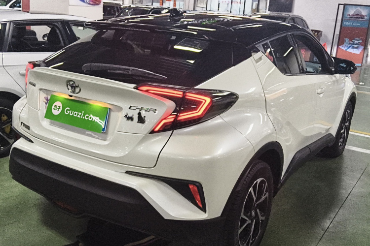 丰田C-HR 2020款 2.0L 领先版车身外观7