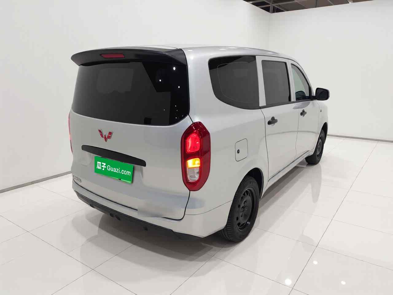 五菱汽车 五菱宏光新能源 2025款 增程式混动 50KM 实用型(5)