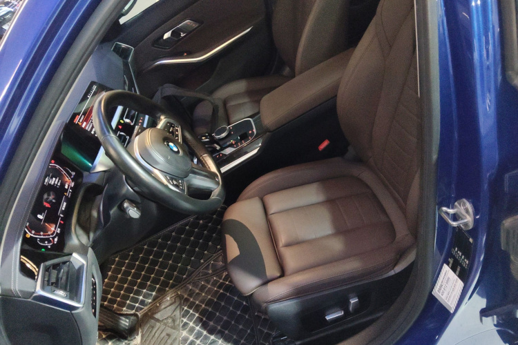 宝马3系 2021款 325Li M运动套装中控内饰19