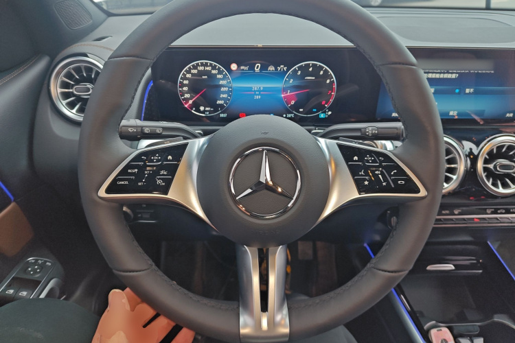 奔驰GLB 2025款 GLB 220 动感型局部细节13