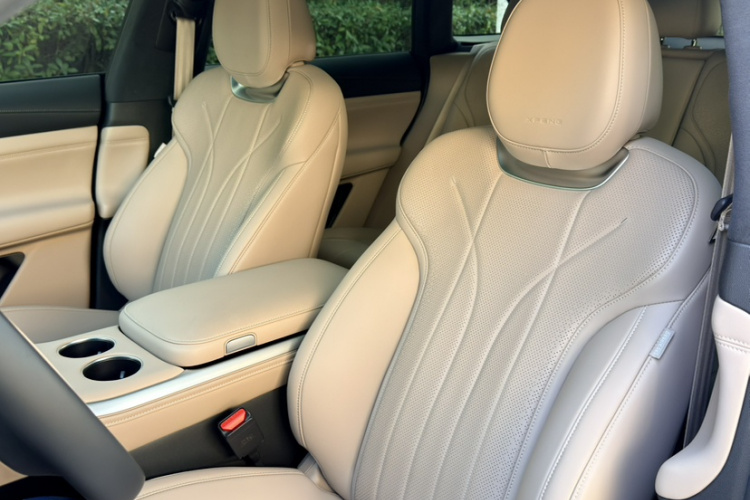 小鹏G9 2025款 625 长续航 Max中控内饰7005