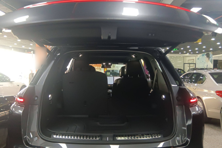 理想汽车 理想L8 2023款 Air机舱底盘23