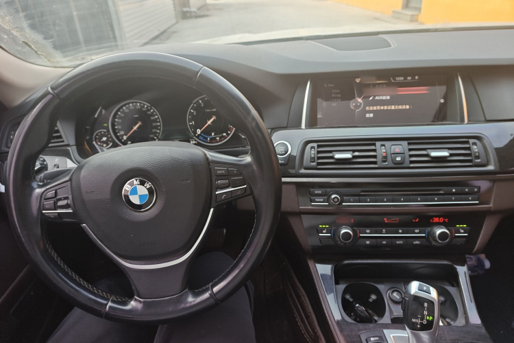 宝马5系 2014款 525Li 豪华设计套装中控内饰7003