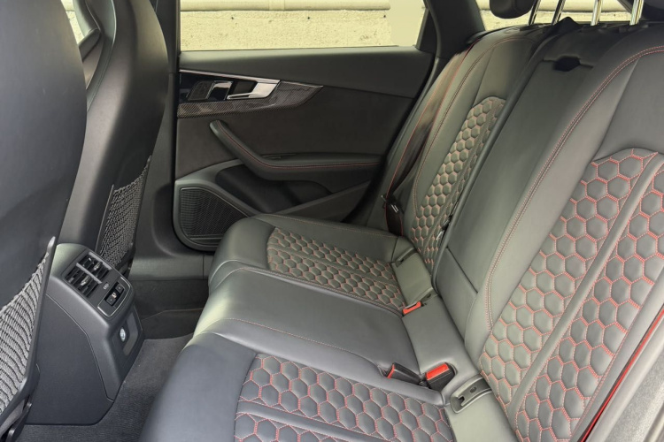 奥迪RS 4 2022款 RS4 Avant 黑曜版中控内饰21