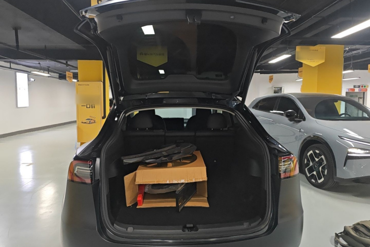 特斯拉 Model Y 2024款 后轮驱动版机舱底盘23