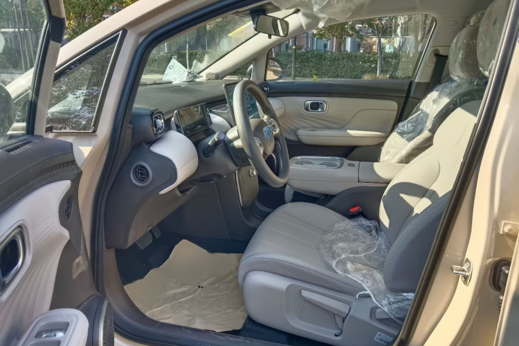 埃安 AION UT 2025款 330星辉版中控内饰7002