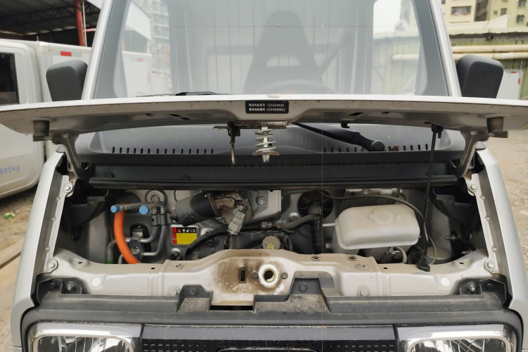 五菱汽车 五菱E10 2023款 舒适型机舱底盘24