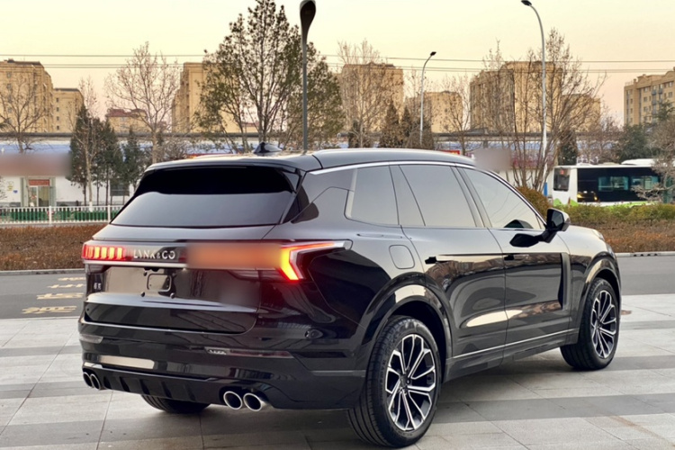 领克09 2024款 2.0T 四驱运动版 五座车身外观6005