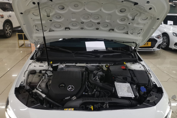 奔驰A级 2022款 改款 A 200 L 运动轿车时尚型机舱底盘24