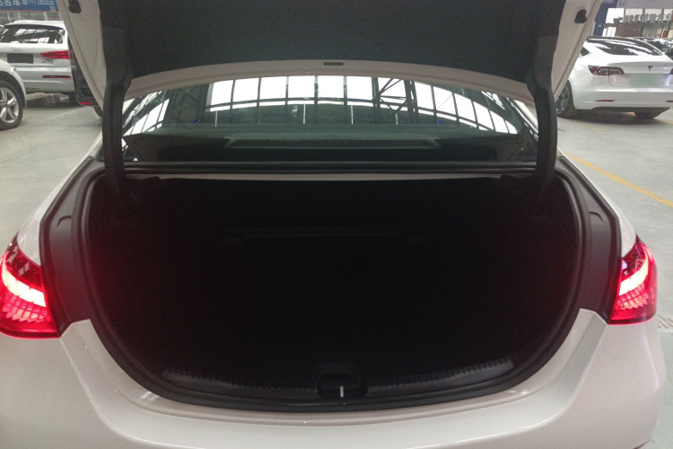 奔驰C级 2023款 C 200 L 运动版局部细节23