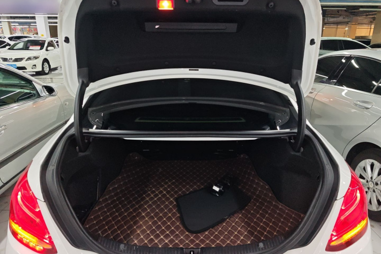 奔驰C级 2017款 C 200 L 运动版机舱底盘23