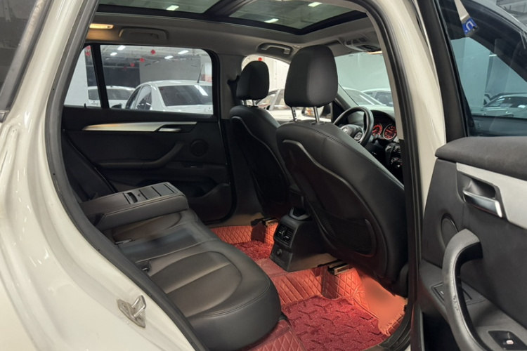 宝马X1 2016款 sDrive18Li 时尚型车身外观6004